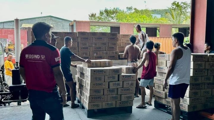 DSWD relief for Mayon evacuees