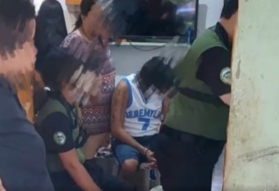 Timbog ang sarong lalaking tulak nin iligal na droga sa ikinsang operasyon kan awtoridad sa Brgy. Puro, Legazpi City, bandang